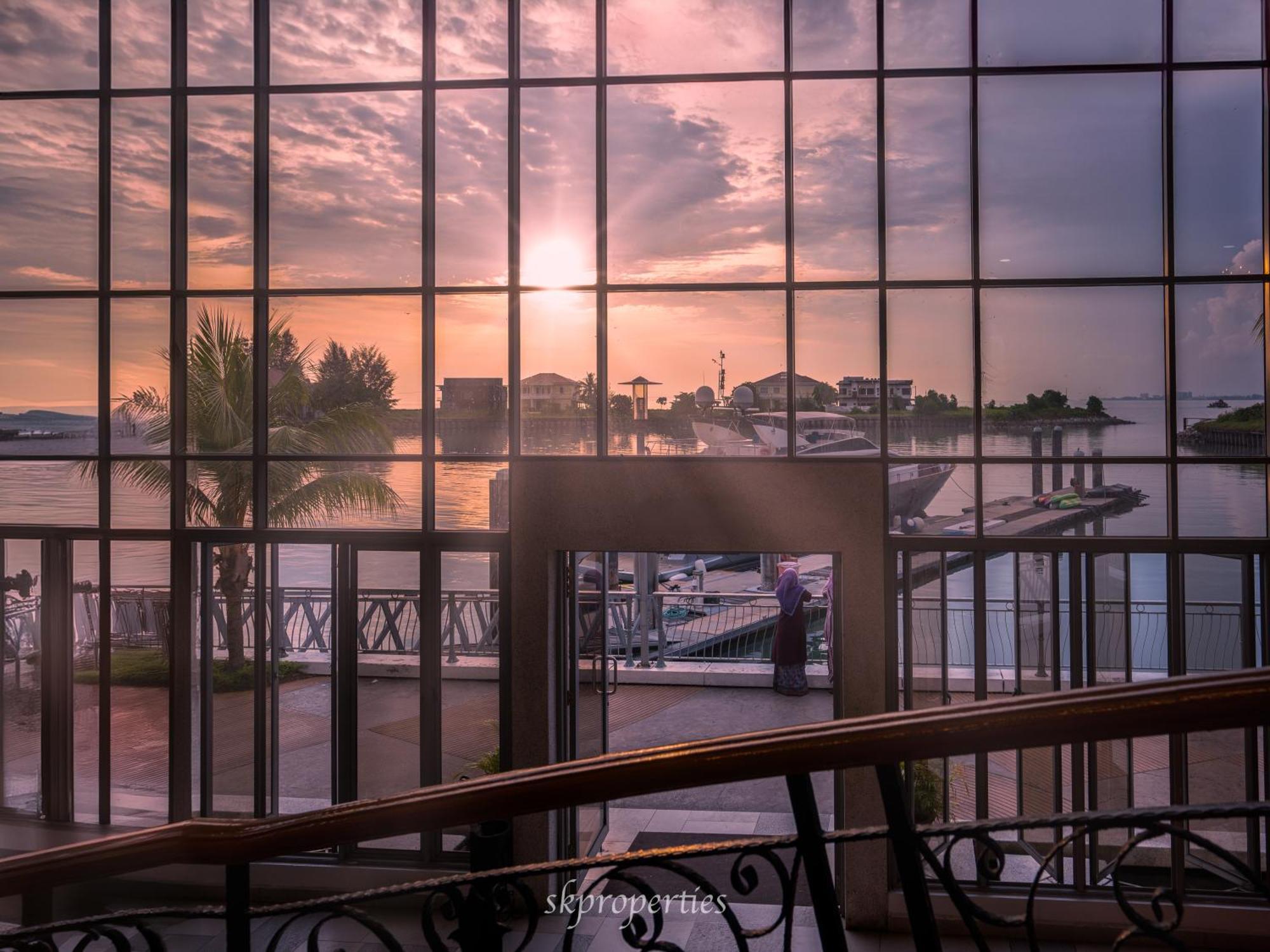 Seaview Suites At Admiral Bay Port Dickson Eksteriør billede